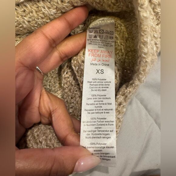 Beige extreme cropped knitted sweater in size extra small - Picture 10 of 10